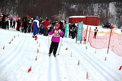 Соревнования по лыжным гонкам и снегоступингу 54 Праздника Севера учащихся по программе 