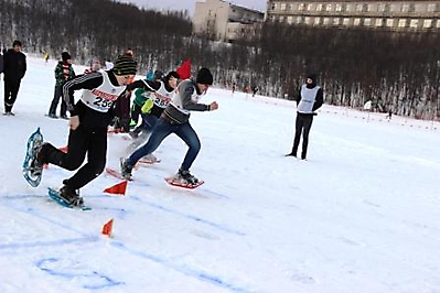 Соревнования по лыжным гонкам и снегоступингу 54 Праздника Севера учащихся по программе 